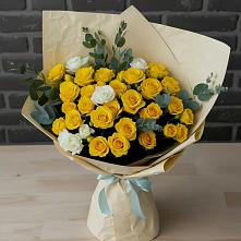 Букет цветов из:  Розы в Малых Базах