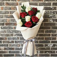 Букет цветов из:  Розы #REPLACE_PRED# Малых Базах