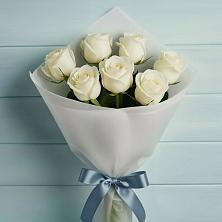 Букет 7 Белых роз Эдлесс Лав в Малых Базах