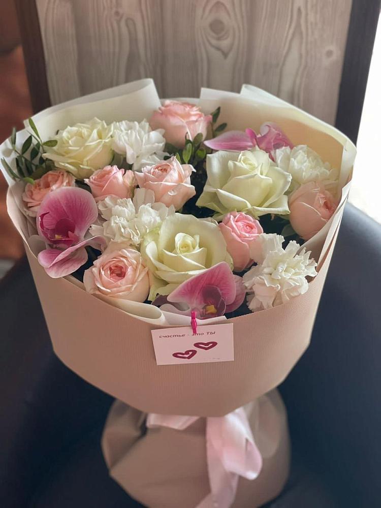 Букет цветов из: Орхидеи, Розы и Гвоздики в Малых Базах