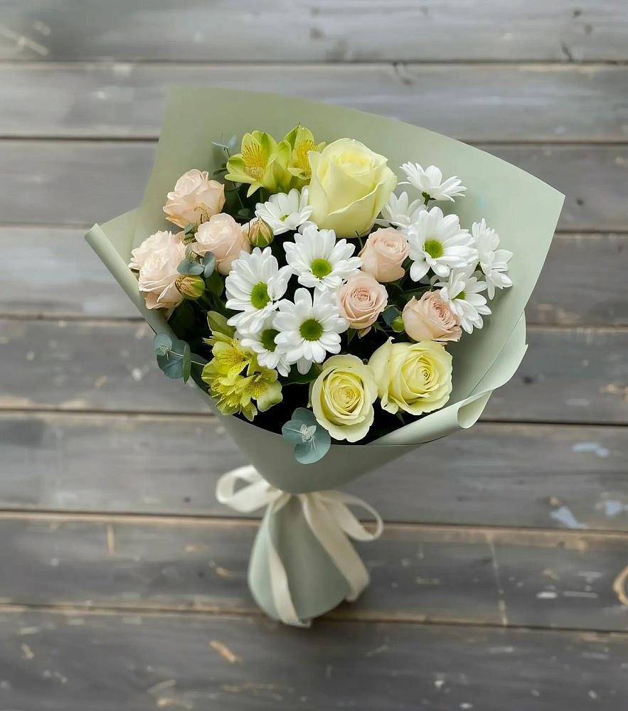 Букет цветов из: Альстромерии, Розы и Хризантемы в Малых Базах