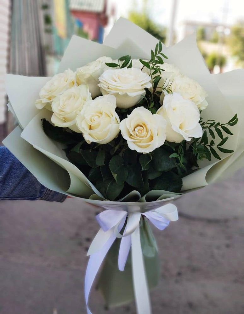 Букет Белые розы Проуд в Малых Базах