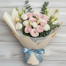 Букет цветов из:  Лизиантусы в Малых Базах