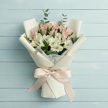 Букет цветов из:  Альстромерии в Малых Базах