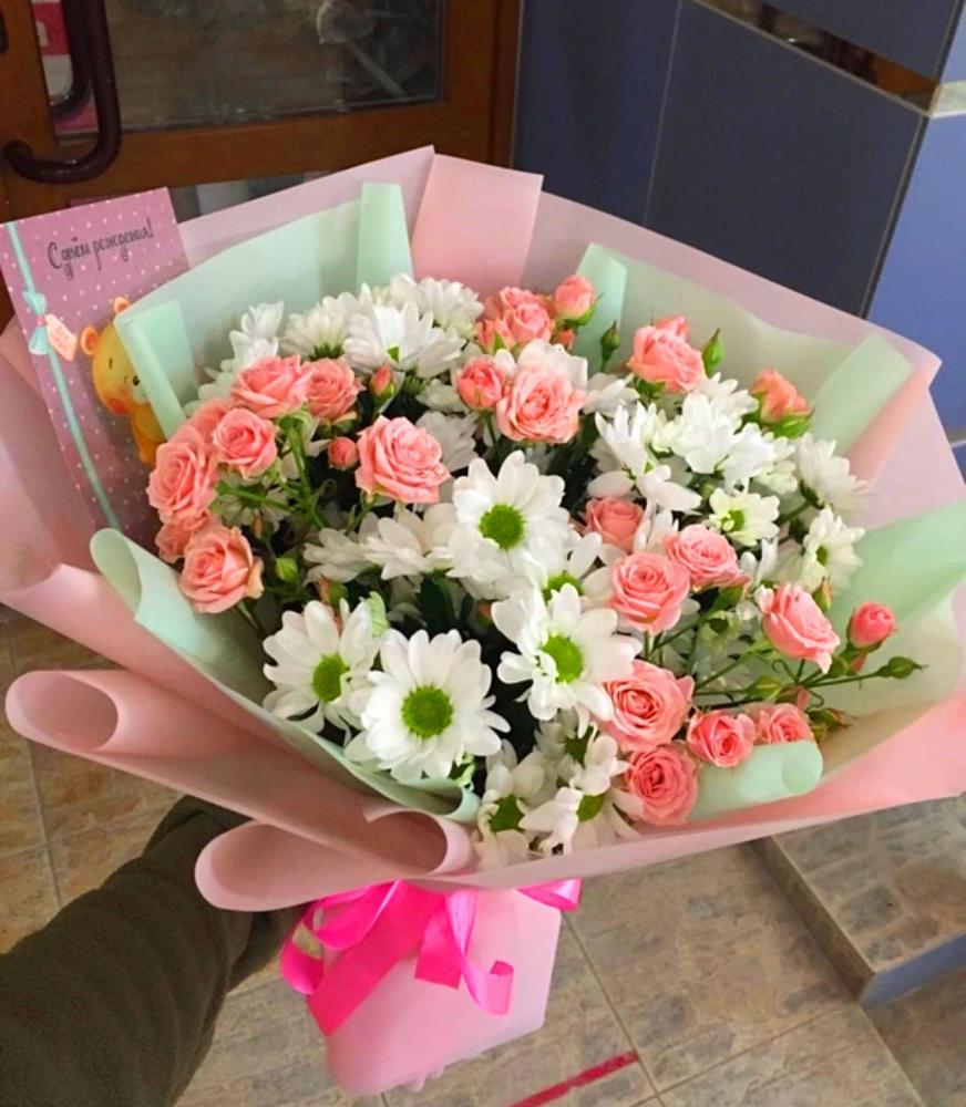 Букет цветов из: Розы и Хризантемы в Малых Базах