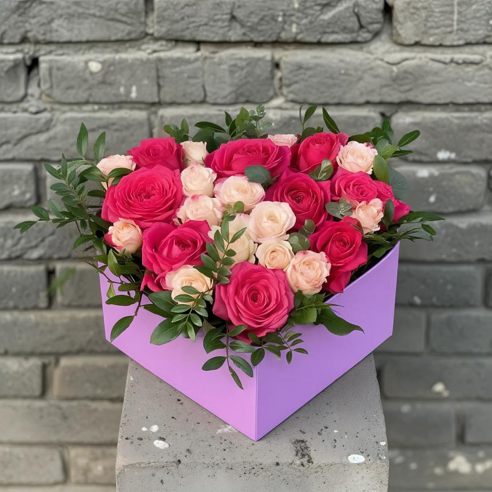 Цветочная композиция из Розы в коробке в Малых Базах