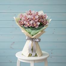 Букет цветов из:  Орхидеи и Розы в Малых Базах