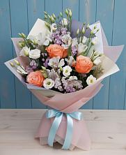 Букет цветов из:  Лизиантусы, Розы, Альстромерии и Гипсофила в Малых Базах