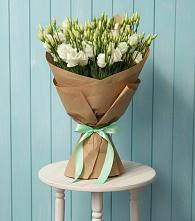 Букет цветов из:  Лизиантусы в Малых Базах