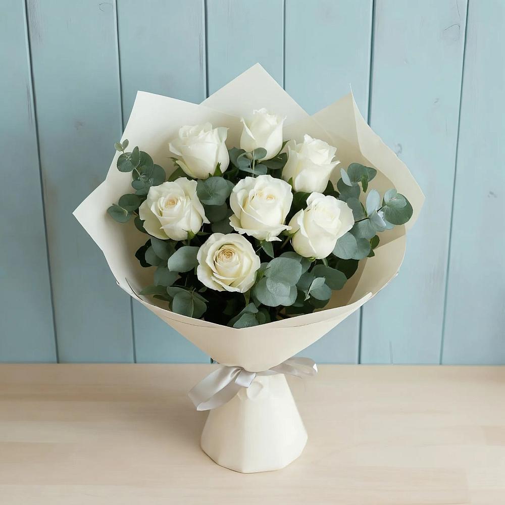 Букет Белые розы в Эвкалипте в Малых Базах