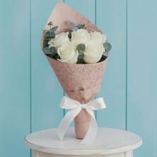 Букет цветов из:  Розы в Малых Базах
