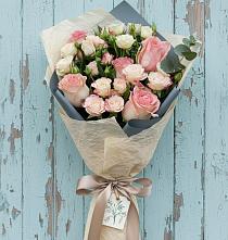 Букет цветов из:  Розы в Малых Базах