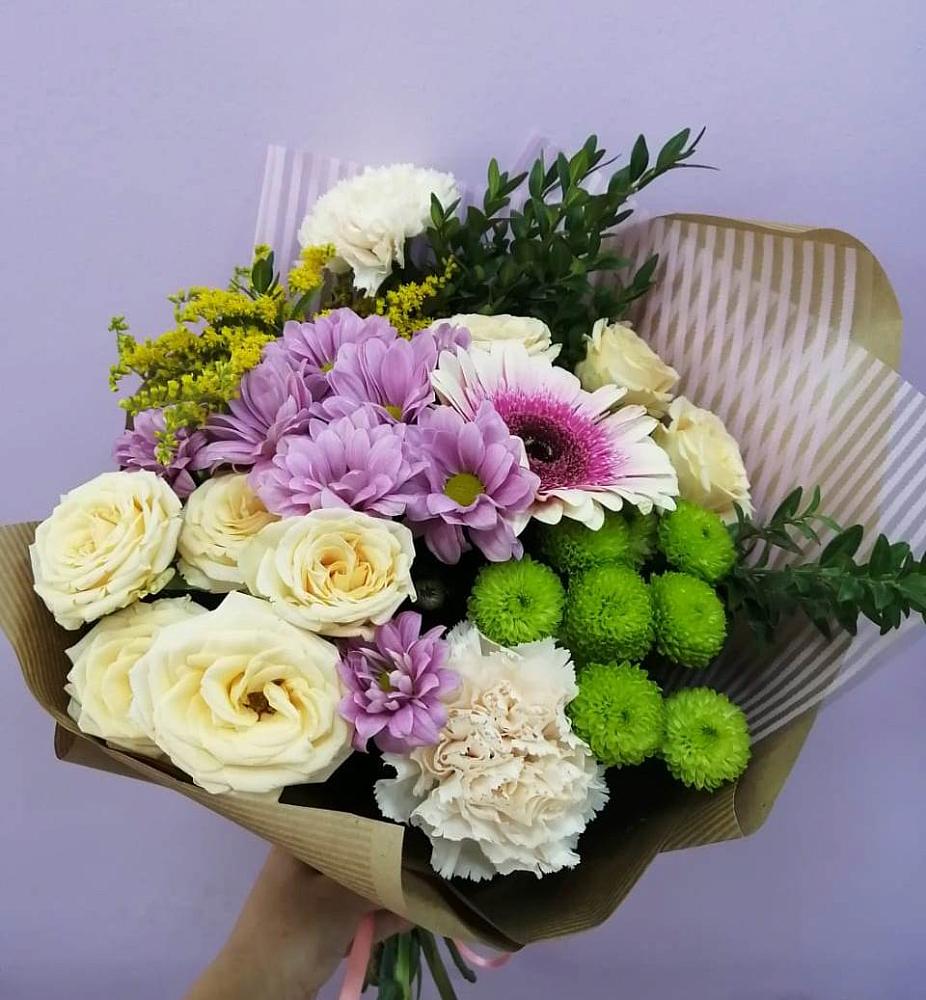 Букет цветов из: Хризантемы, Розы, Гвоздики и Герберы в Малых Базах