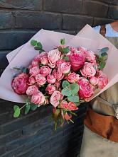 Букет розы в пальмах в Малых Базах Букет цветов из: Розы в Малых Базах