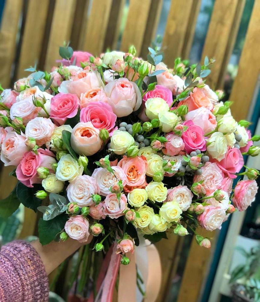 Букет цветов из: Розы в Малых Базах