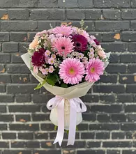 Букет цветов из:  Герберы и Хризантемы в Малых Базах
