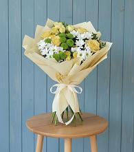 Букет цветов из:  Хризантемы и Розы в Малых Базах