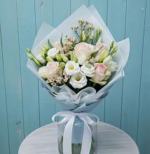 Букет цветов из:  Розы и Лизиантусы #REPLACE_PRED# Малых Базах