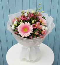 Букет цветов из:  Герберы, Альстромерии и Лизиантусы #REPLACE_PRED# Малых Базах