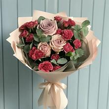 Букет цветов из:  Гвоздики и Розы в Малых Базах