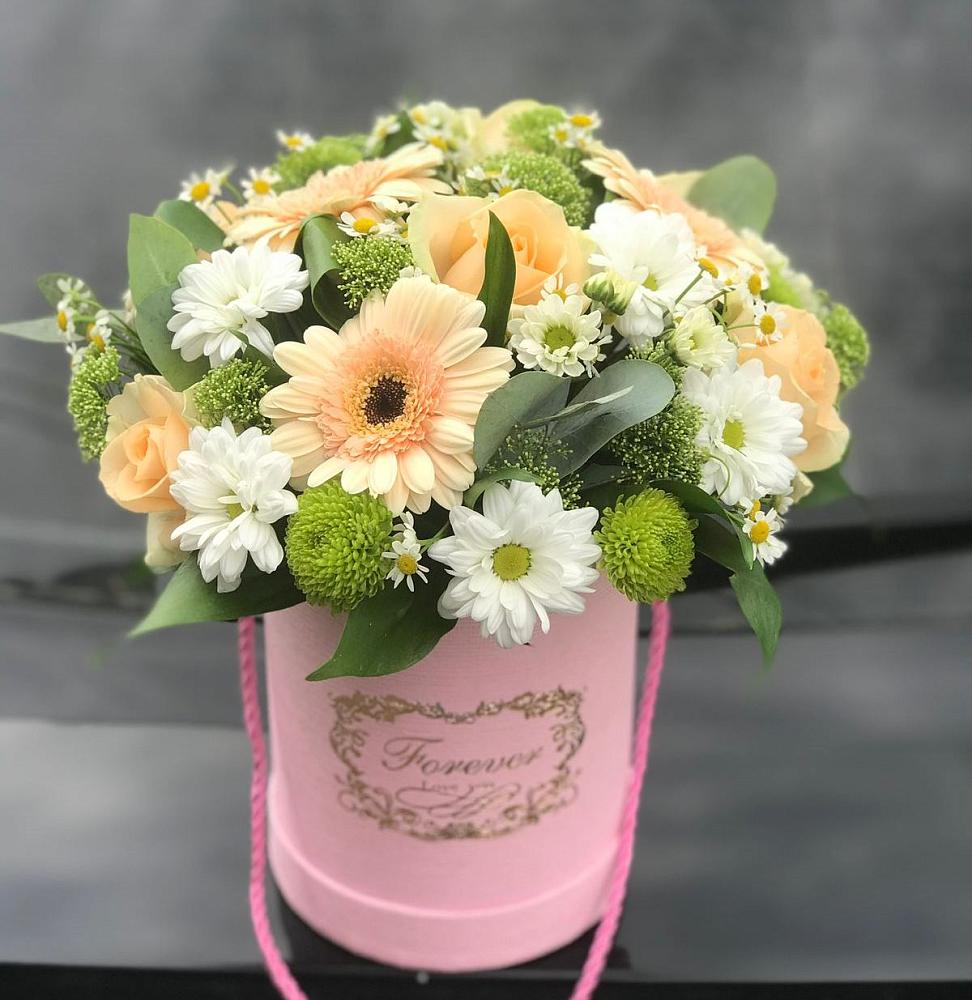 Цветочная композиция из Розы, Герберы и Хризантемы в шляпной коробке в Малых Базах