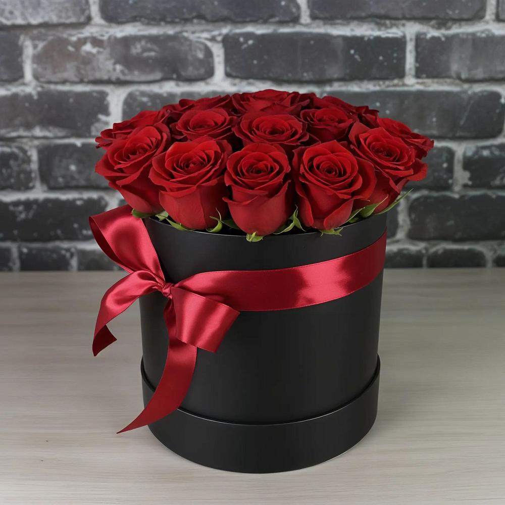 Цветочная композиция из Розы в шляпной коробке в Малых Базах