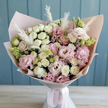 Букет цветов из:  Альстромерии и Розы в Малых Базах
